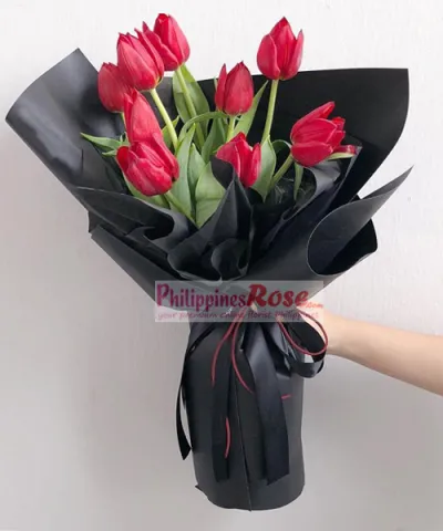 9 Pcs Red Tulips in a Bouquet